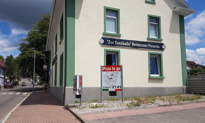 Zur Turnhalle